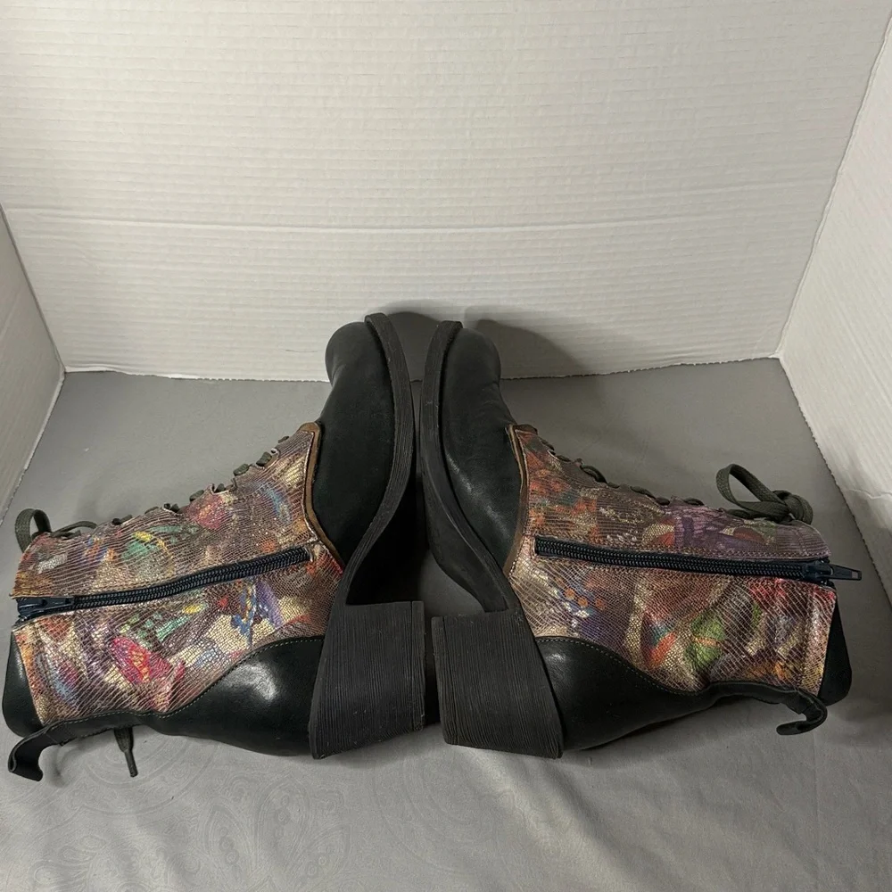 Portofino Boho Chic Artsy Lace Up Bootie Sz 40 Abstract Floral Side Zip European